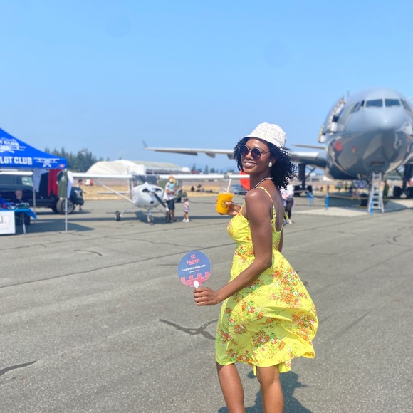 Meet your Posher, Michelle - Picture 1 of 2